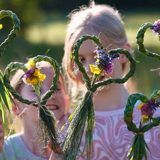 DIY with kindwaldundwiese: Grass Hearts for Mother’s Day