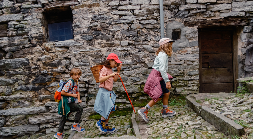 Hiking with kids: The right gear for little adventurers